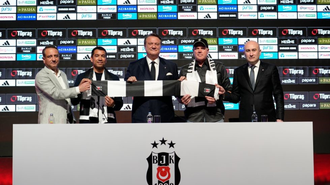 Beşiktaş, Giovanni van Bronckhorst ile sözleşme imzaladı