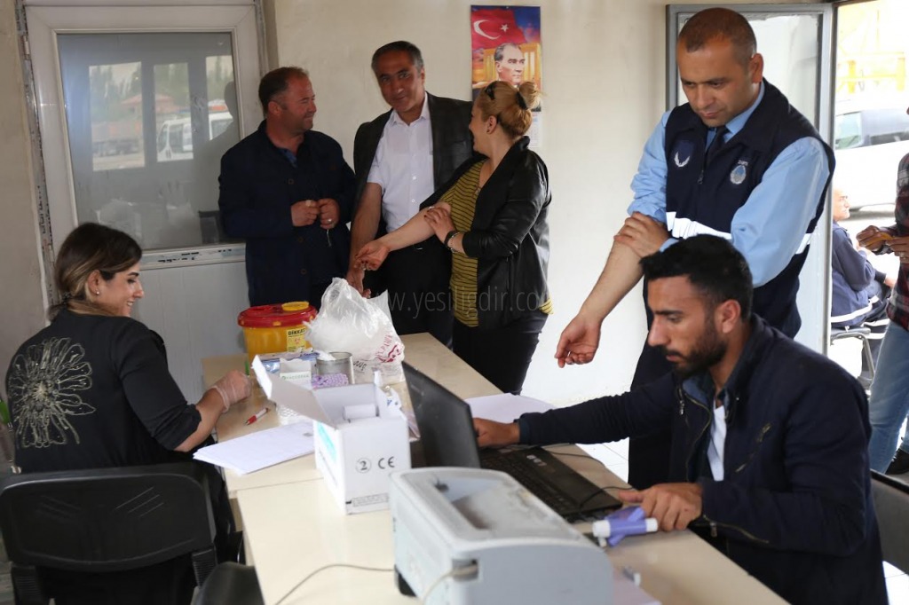 BELEDİYEDE ÇALIŞANLARI SAĞLIK TARAMASINDAN GEÇİRİLDİ