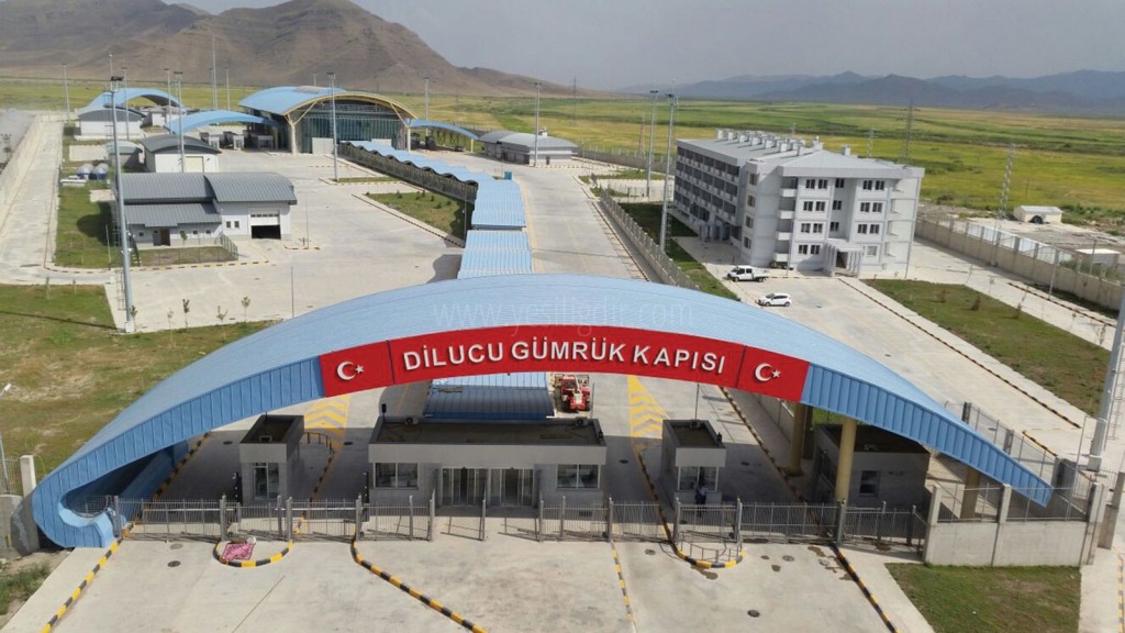 Yurt dışına fotoğrafsız kimlikle gidilemeyecek