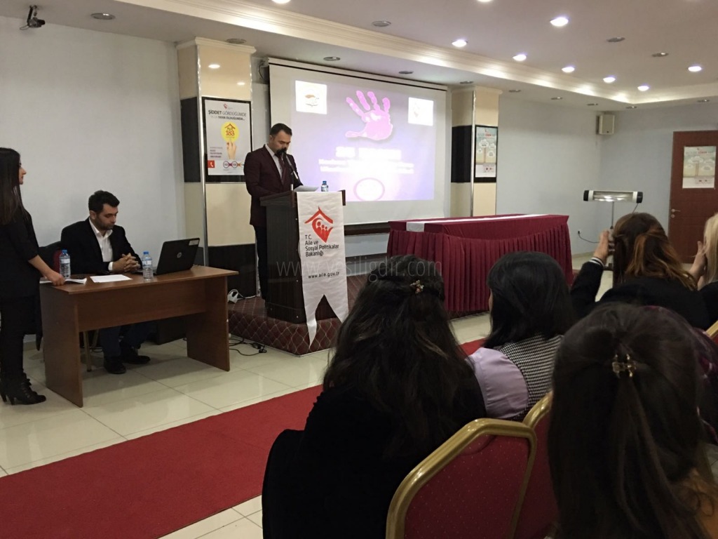 25 KASIM KADINA YÖNELİK ŞİDDETE KARŞI ULUSLARARASI MÜCADELE VE DAYANIŞMA GÜNÜ PROGRAMI DÜZENLENDİ