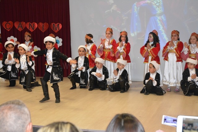 HAZAR KOLEJİ ANA SINIFI VELİLLERİ BÜYÜLEDİ