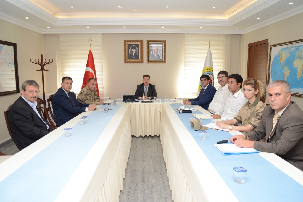 ÜNİVERSİTE GÜVENLİK TOPLANTISI GERÇEKLEŞTİRİLDİ