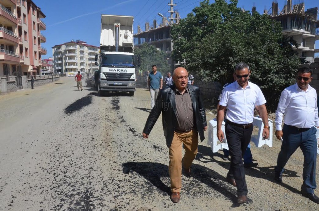 Asfalt çalışması Bağlar Mahallesinde Devam ediyor