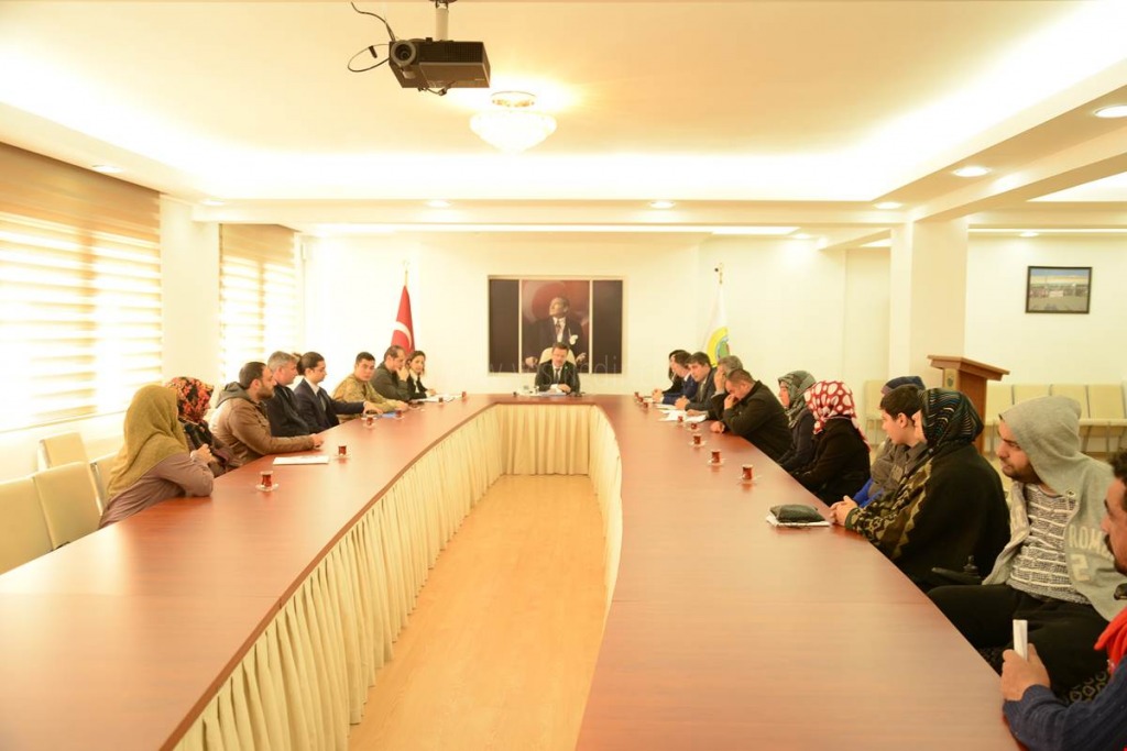 VALİ ÜNLÜ BAŞKANLIĞINDA HALK TOPLANTISI GERÇEKLEŞTİRİLDİ