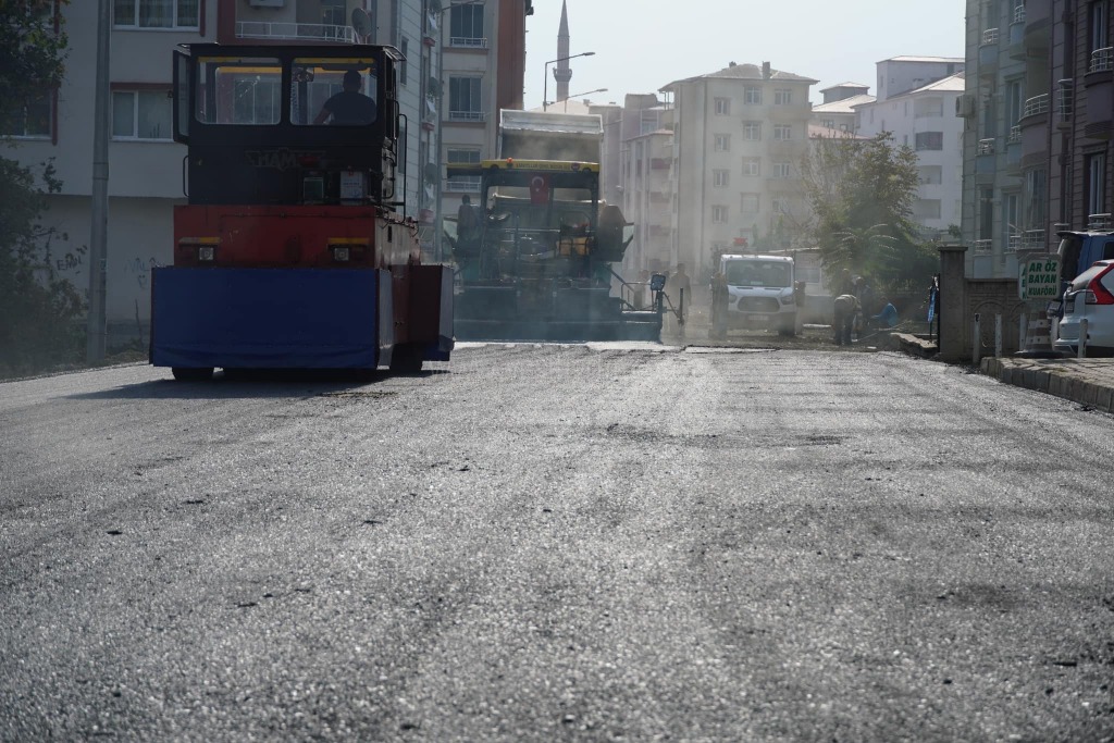 ASFALT ÇALIŞMASI DEVAM EDİYOR