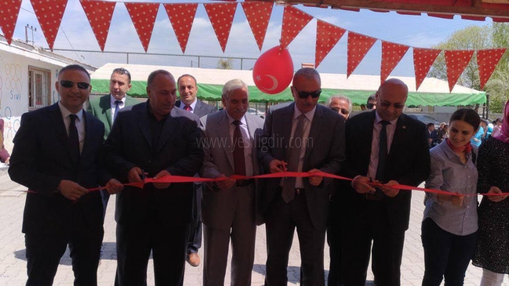 ÖZDEMİR KÖYÜ ORTAOKULUNDA TUBİTAK FUARI