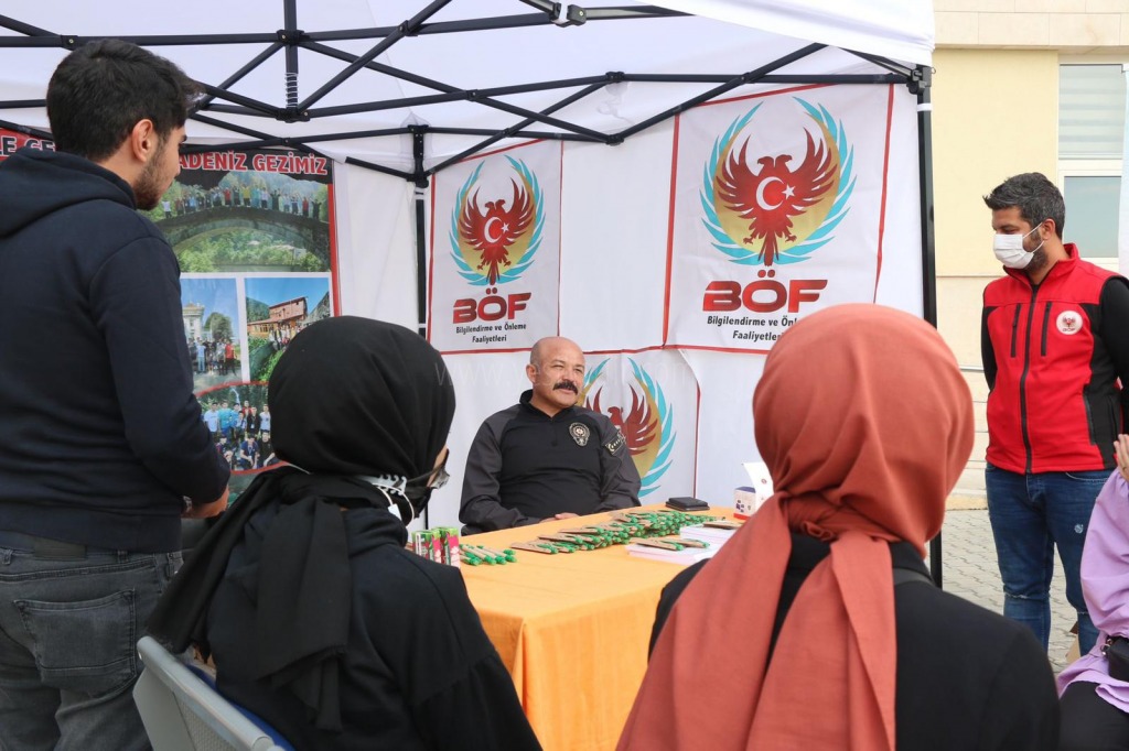 IĞDIR İL EMNİYET MÜDÜRÜ IĞDIR ÜNİVERSİTEDEKİ ÖĞRENCİLERİ ZİYARET EDİP SOHBET ETTİ