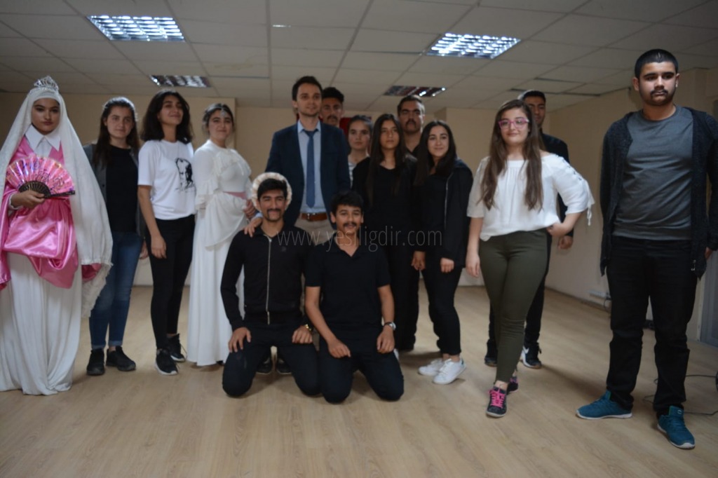 HEM GÜLDÜRDÜLER HEM ÖĞRETTİLER