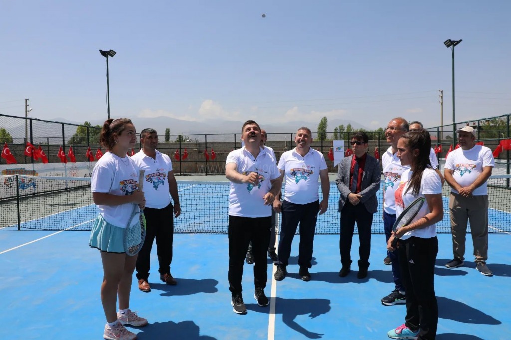 2 Kayısı Cup Tenis Turnuvası Başladı