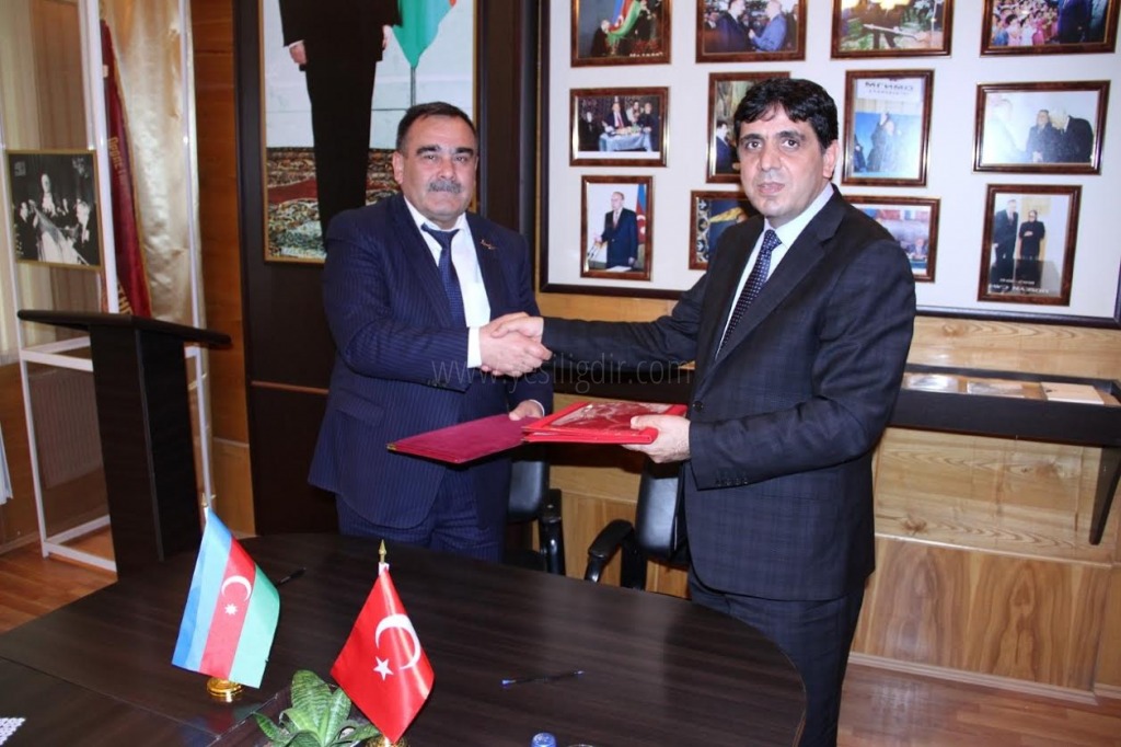 Rektör Alma Azerbaycanda Gence Agrar Devlet Üniversitesini Ziyaret Etti