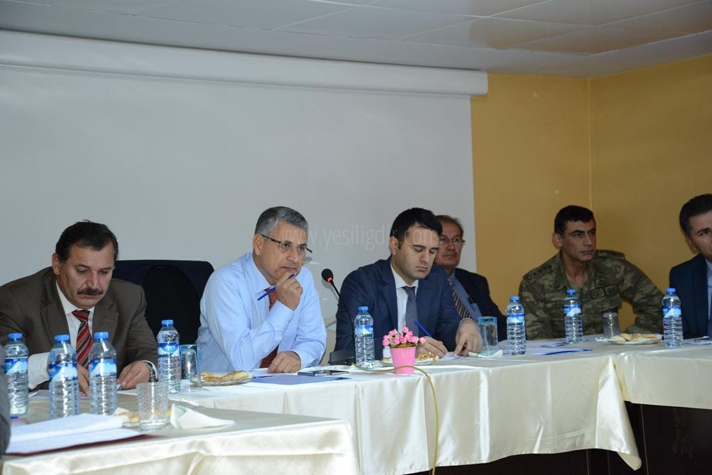 VALİ AHMET TURGAY ALPMAN MUHTARLARLA BİRARAYA GELDİ