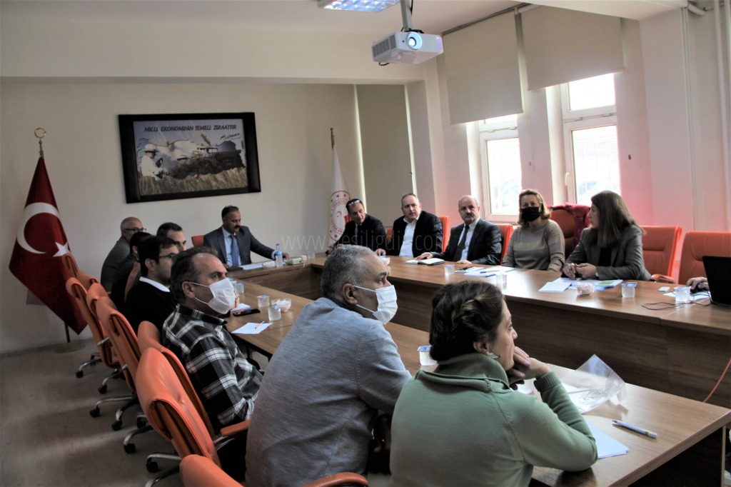 İL MÜDÜRÜ ÖZKAN YOLCU İLÇE VE ŞUBE MÜDÜRLERİ İLE İSTİŞARE TOPLANTISI DÜZENLEDİ