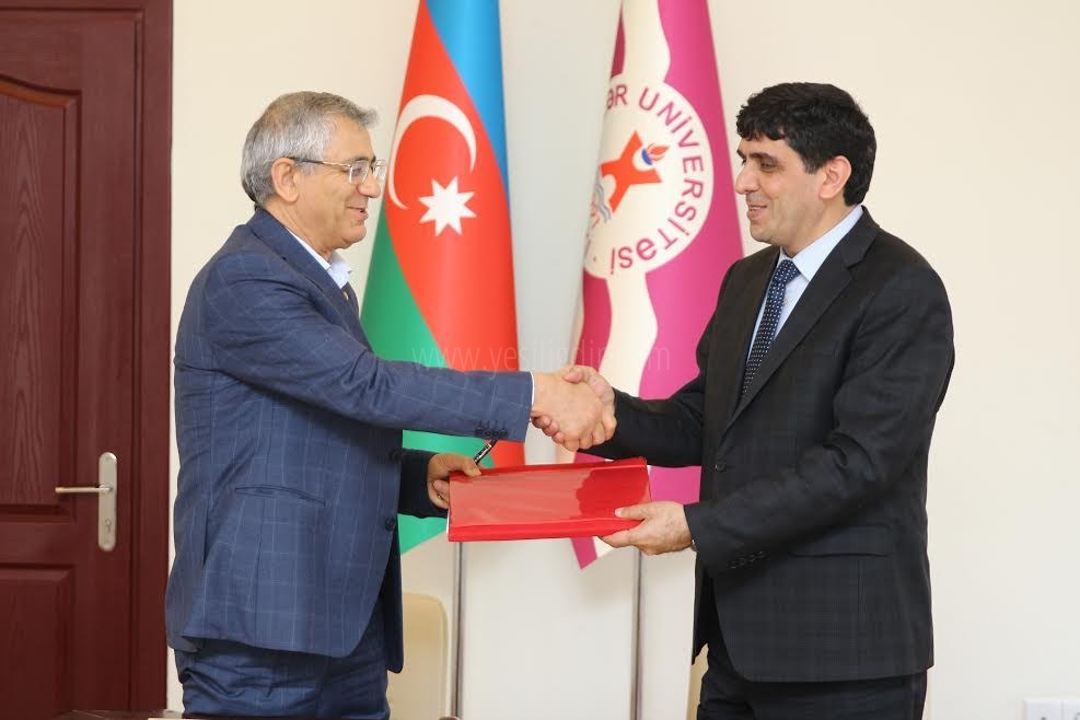 Rektör Alma Azerbaycanda Özel Hazar Üniversitesini Ziyaret Etti
