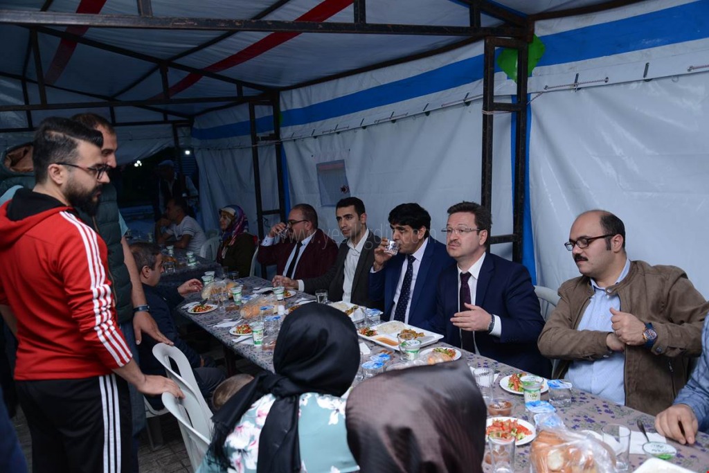 VALİ ÜNLÜ ORUCUNU İFTAR ÇADIRINDA VATANDAŞLARIMIZLA BİRLİKTE AÇTI