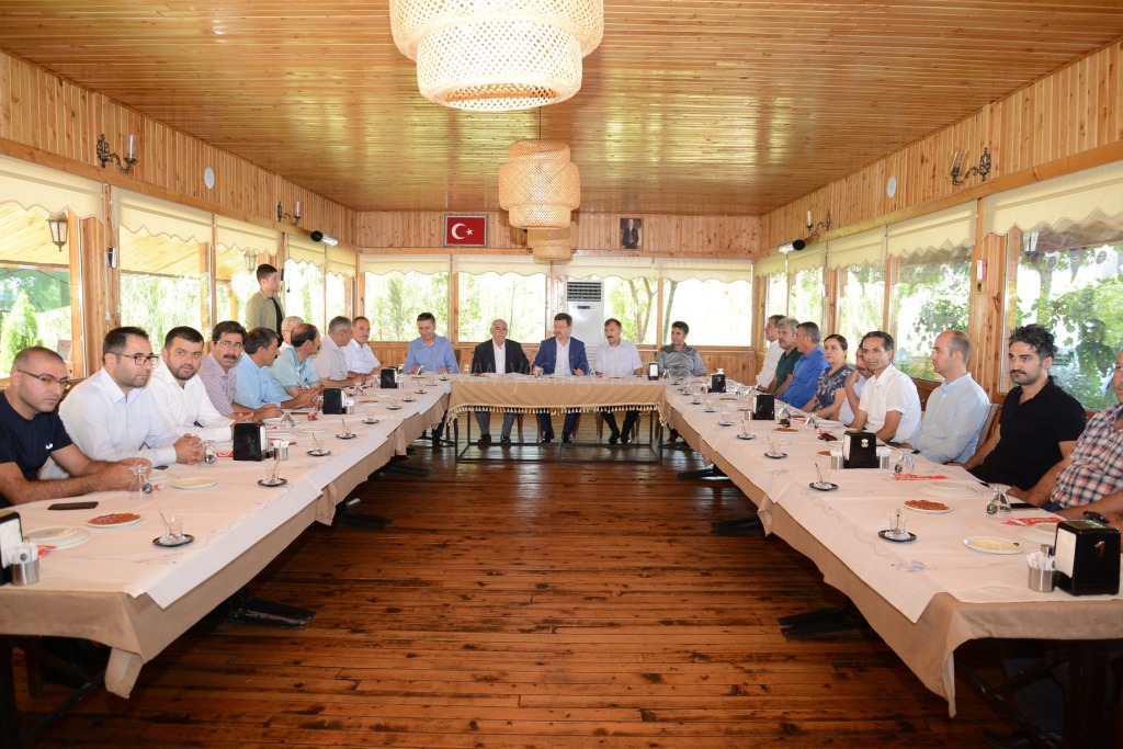 VALİ ÜNLÜ İL GENEL MECLİS ÜYELERİYLE BİR ARAYA GELDİ