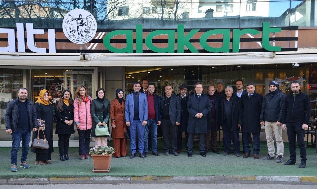 VALİ GAZETECİLERLE KAHVALTIDA BULUŞTU