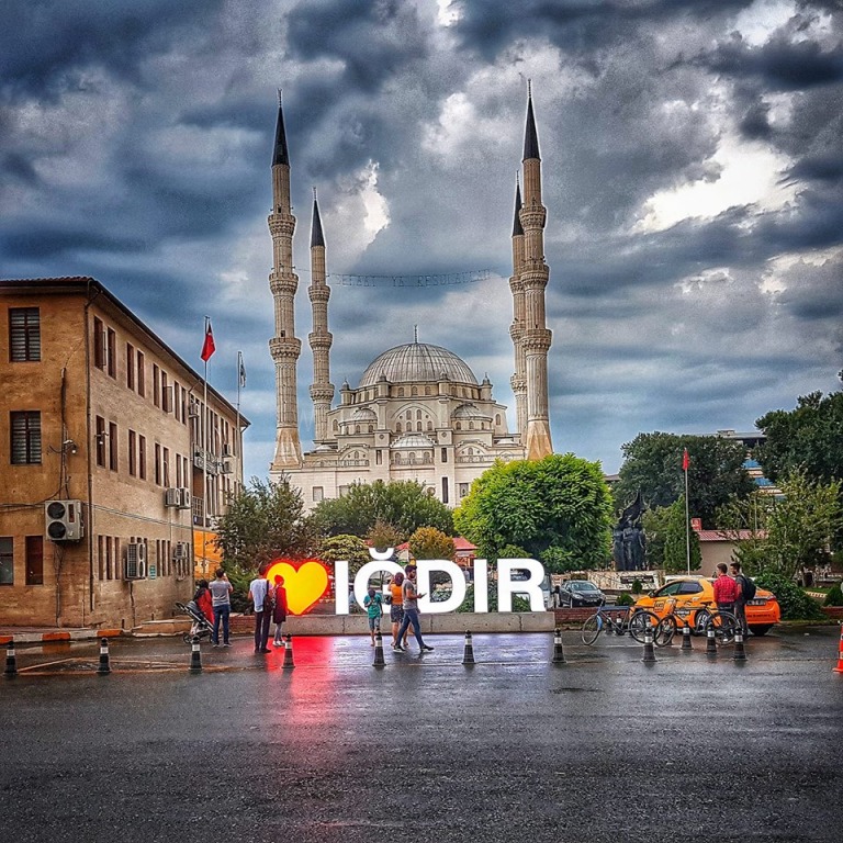 IĞDIR GÖRSELİ GÖZDE SELFIE ÖZ ÇEKİM ALANI HALİNE GELDİ
