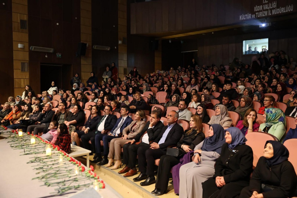 8 Mart Dünya Kadınlar Günü Dolayısıyla Kutlama Programı Düzenlendi