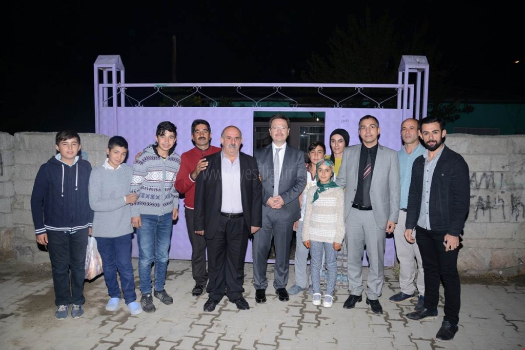 VALİ ENVER ÜNLÜ KORE GAZİSİNİ EVİNDE ZİYARET ETTİ