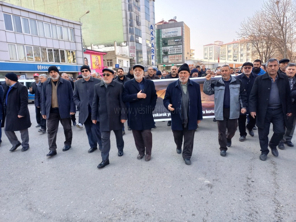 Iğdırda İsveçte Kuran-ı Kerim yakılması kınandı