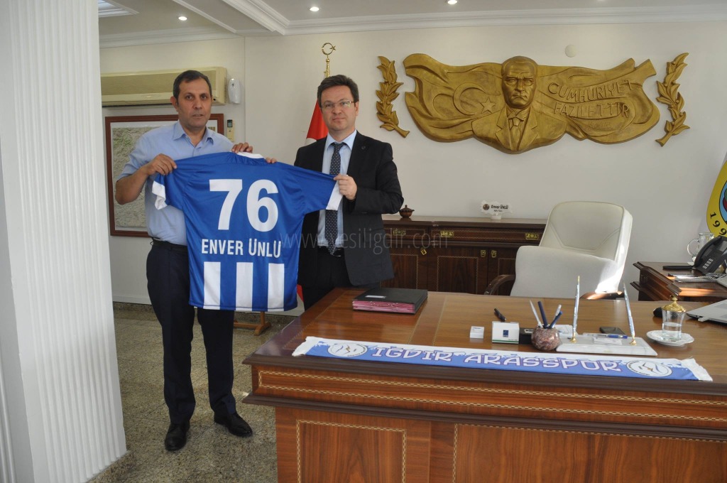 Vali Ünlü'ye Iğdır Aras Spor forması