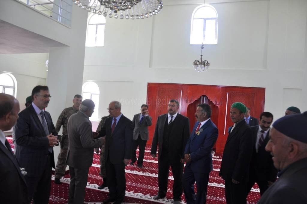 VALİ DAVUT HANER CAMİ AÇILIŞI YAPTI