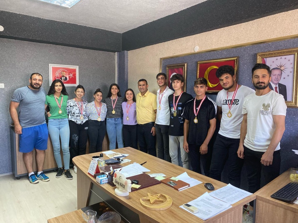 Sporculardan Savaş Kayaya Ziyaret