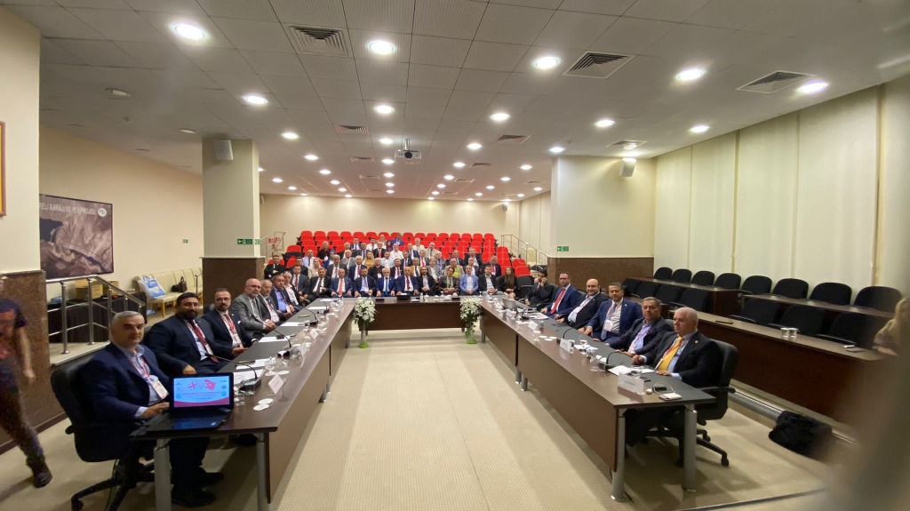 MEDYADAKİ DÖNÜŞÜM ARTVİNDE MASAYA YATIRILDI