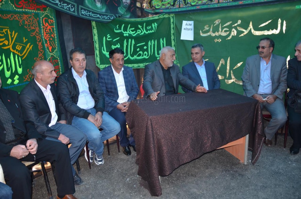 Başkan ve Beraberindeki Heyet Aşura Çadırını Ziyaret Etti