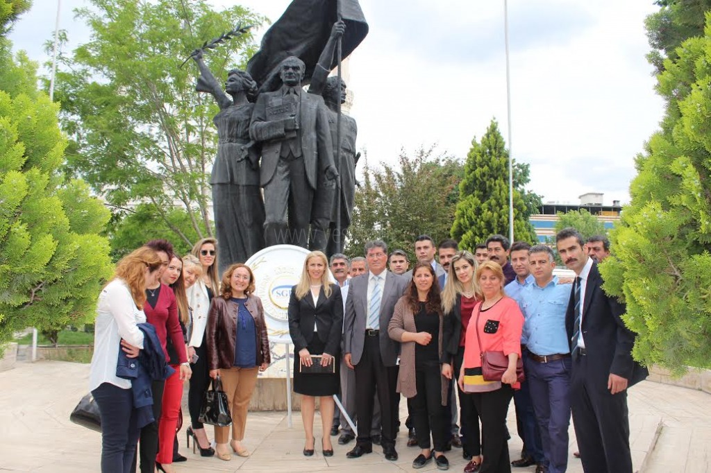 Sosyal Güvenlik Kutlamaları Atatürk Büstüne Çelenk Bırakılmasıyla Başlandı