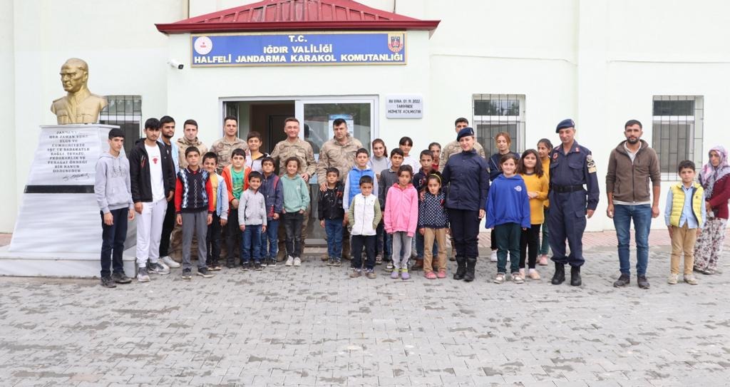 ÖĞRENCİLERİ ISITAN YARDIM