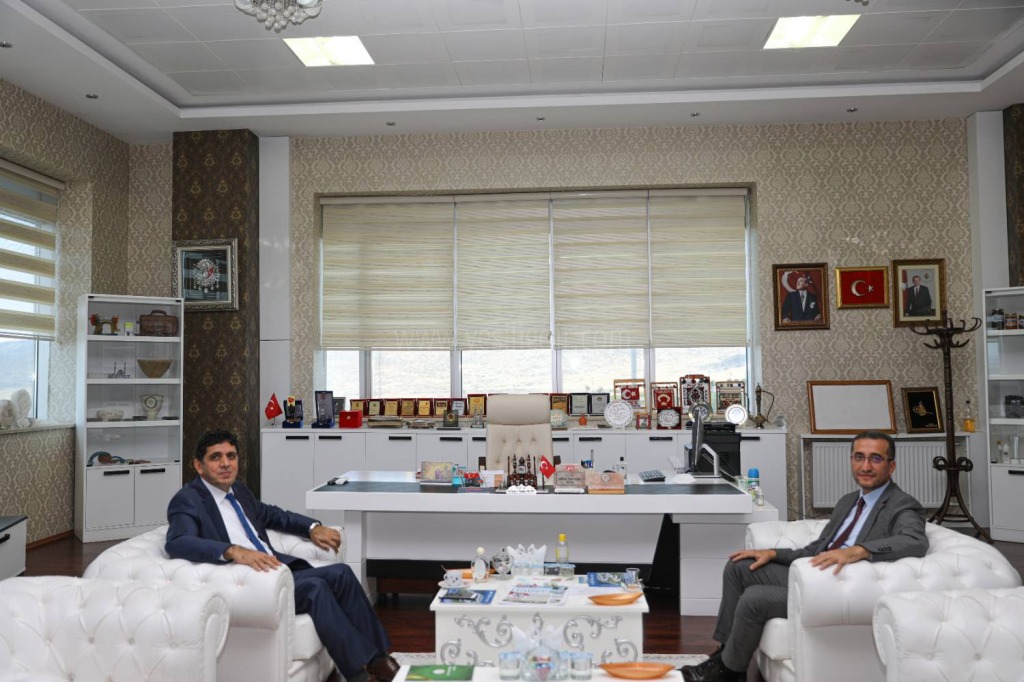 Iğdır Baro Başkanı Av Serkan Alakandan Rektör Almaya Ziyaret