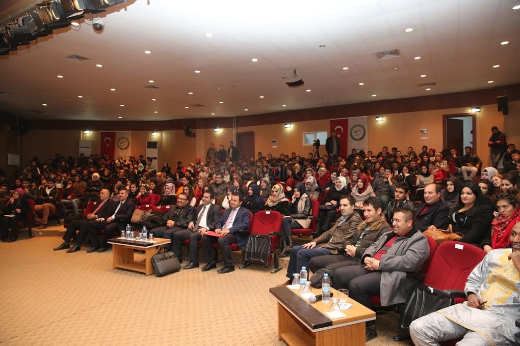 Gençlik Ve Medya Konulu Konferansa Yoğun İlgi