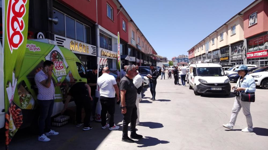 Erzurum’da Ücretsiz Açık Oto Pazarı’na yoğun ilgi