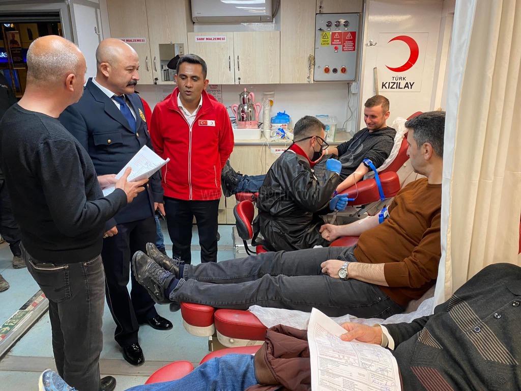 Emniyet Müdürlüğünden Kızılay'a Kan Bağışı