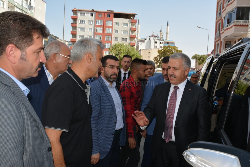 ESKİ BAKAN AHMET ARSLAN GÜNEŞ AİLESİNİN TAZİYE EVİNİ ZİYARET ETTİ
