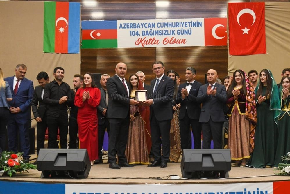Azerbaycan Kars Başkonsolosluğu Van'da program düzenledi