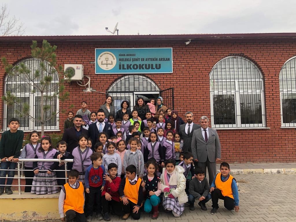 SEMA ÜNLÜDEN İLKOKUL ZİYARETİ