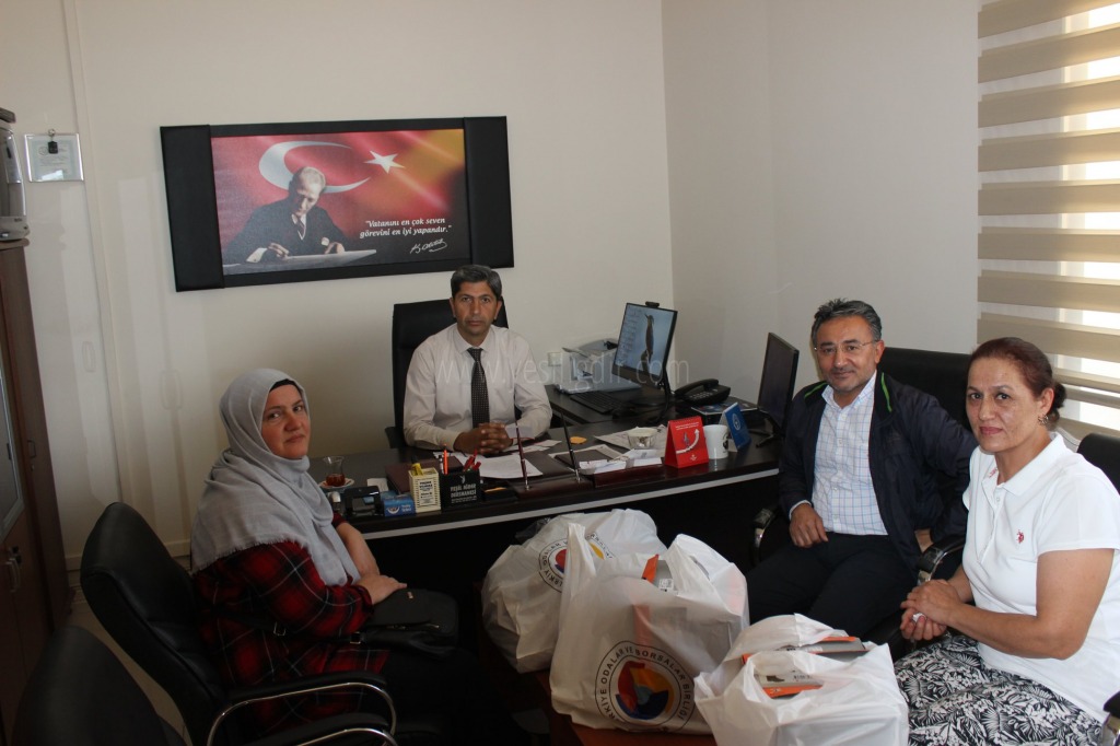 IĞDIR TİCARET BORSASI İHTİYAÇ SAHİBİ ÖĞRENCİLERE EĞİTİM YARDIMINDA BULUNDU