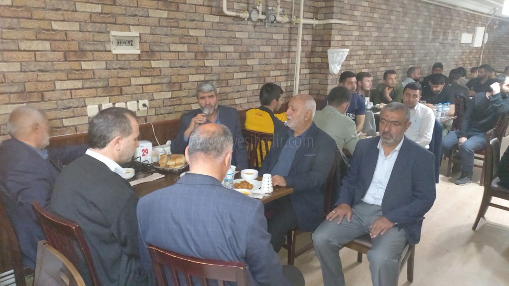 IĞDIR EHLİBEYT ALİMLERİ DERNEĞİ GENÇLERLE İFTAR YEMEĞİNDE BİR ARAYA GELDİ