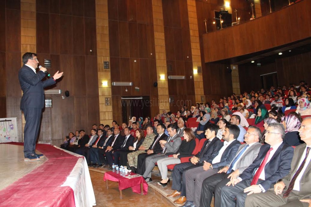 İletişim Aile de Başlar Konulu Konferans