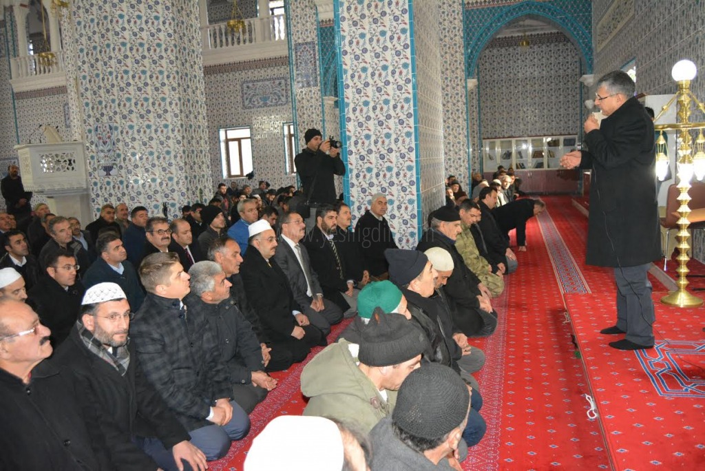 İstanbuldaki hain saldırıda şehit düşenler için Iğdırda gıyabi cenaze namazı kılındı