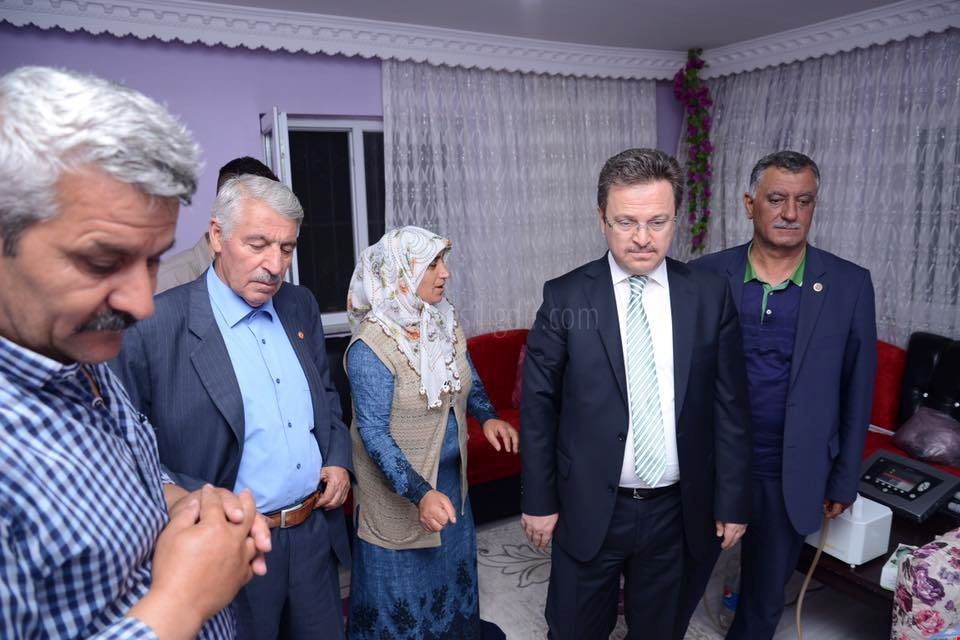 VALİ ÜNLÜ KOCADENİZ AİLESİNİ ZİYARET ETTİ