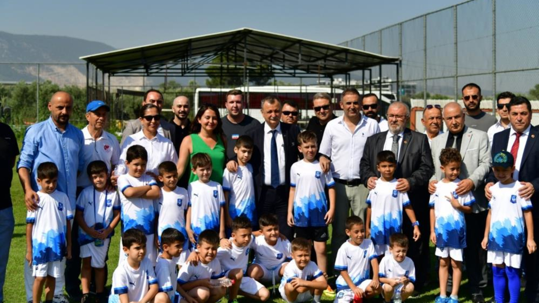 Yunusemre’de yaz spor okulları açıldı