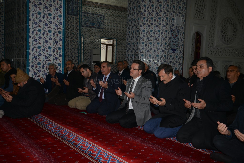 VALİ ENVER ÜNLÜ GÖREV ŞEHİDİ NURETTİN KARADENİZİN MEVLİDİNE KATILDI