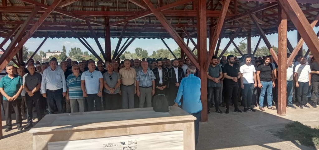 TAYYAR ORAL SEVENLERİ TARAFINDAN DEFNEDİLDİ