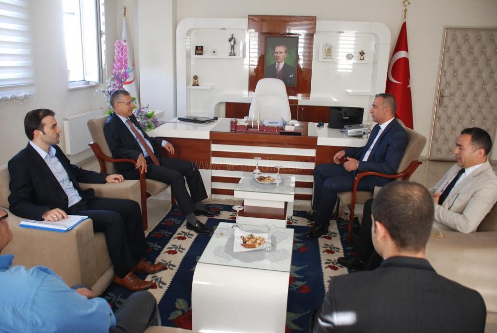 Vali ALPMAN İl Sağlık Müdürlüğünden Birifing Aldı