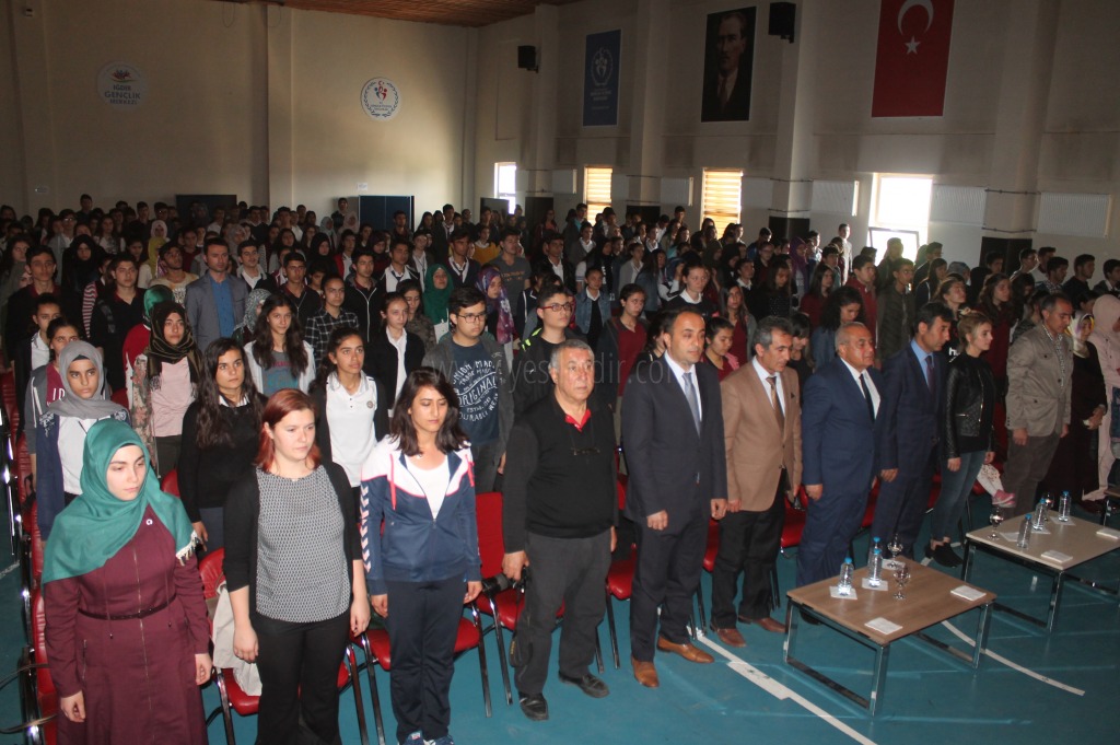 MEV ANADOLU LİSESİ 15 TEMMUZ DEMOKRASİ ZAFERİ VE ŞEHİTLERİ ANMA PROGRAMI HAZIRLADI