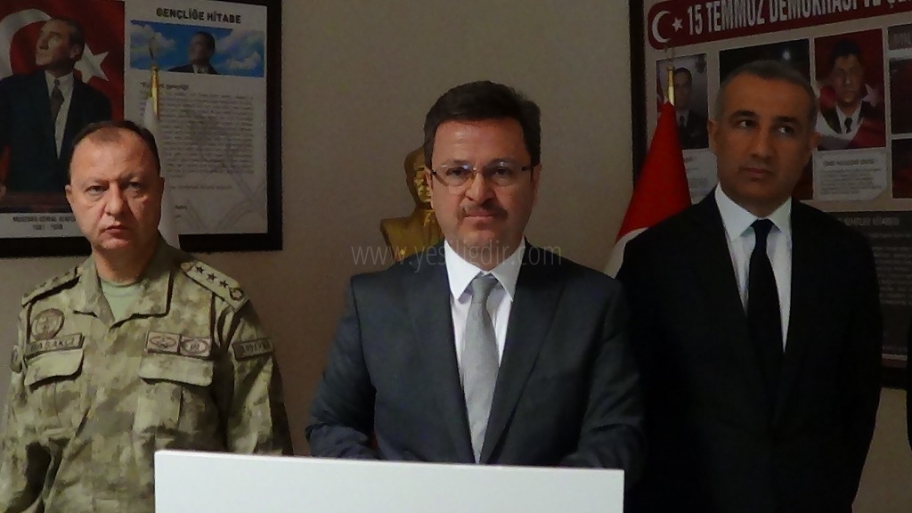 IĞDIR VALİSİ ENVER ÜNLÜ TRAFİK KAZASINDA 1 ŞEHİT 7 YARALIMIZ VAR