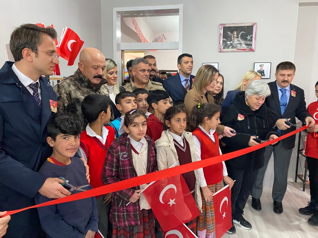 ŞEHİDİN ARKADAŞLARI ŞEHİT İÇİN KÜTÜPHANE YAPTI